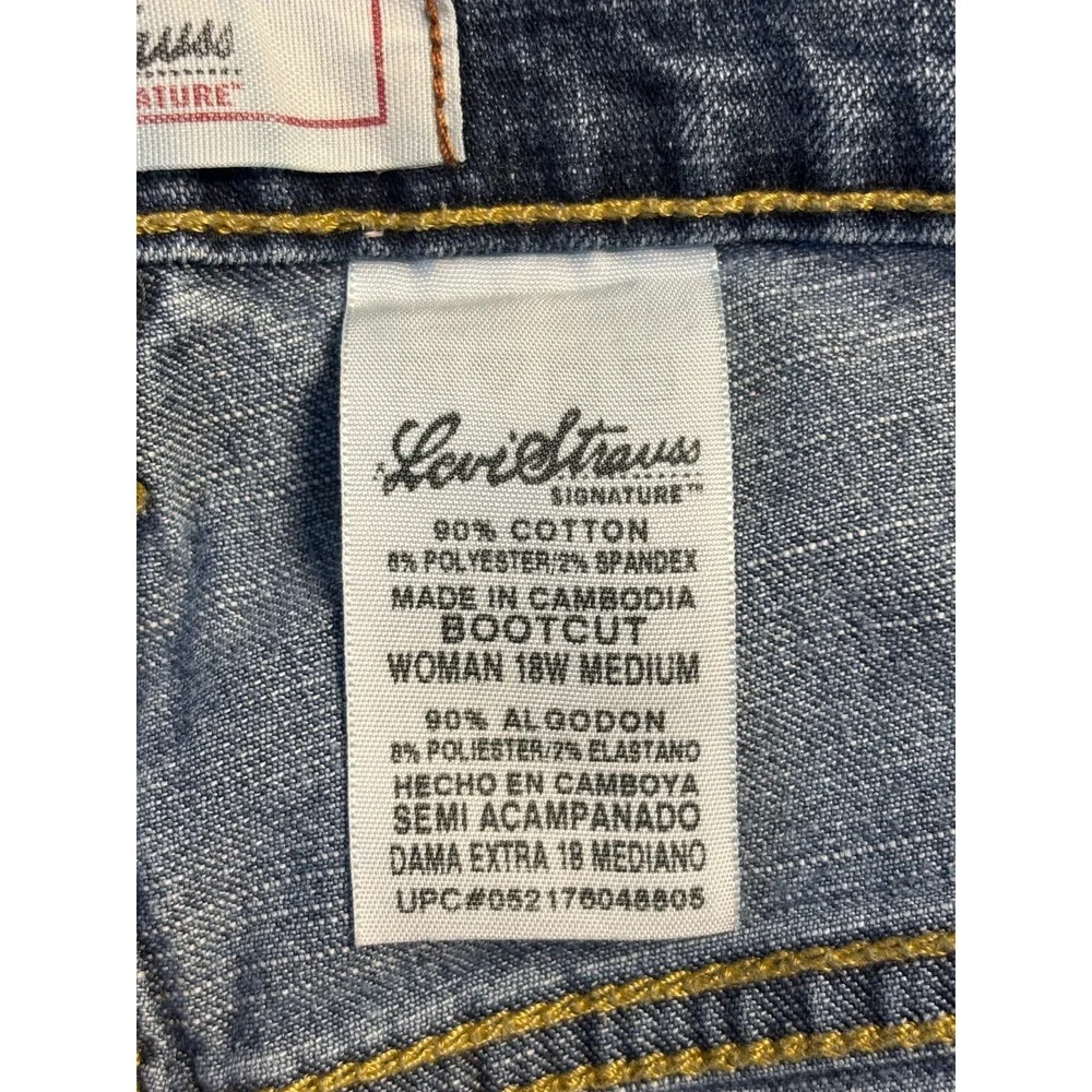 Levi's Jeans‎ Women's 18 Blue Denim Stretch Streetwear Medium Wash Bootcut Leg